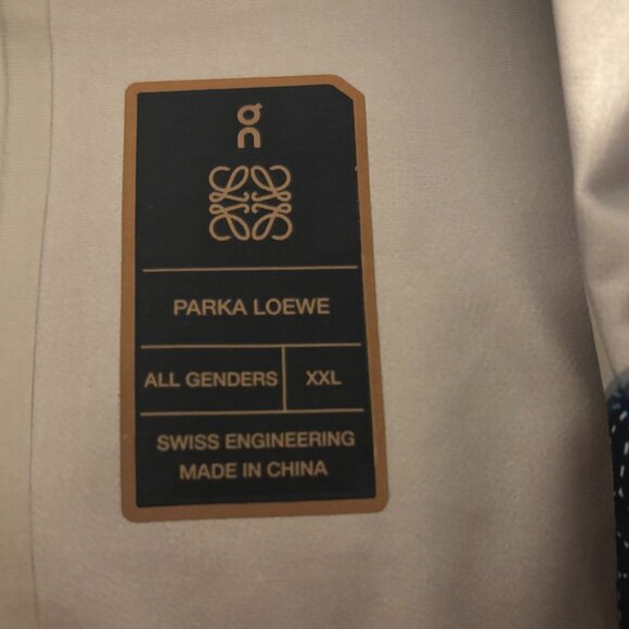 💎💎LUXURY LISTING: On Running / Loewe Starburst Parka - All Gender🧥🧥 - Picture 2 of 6